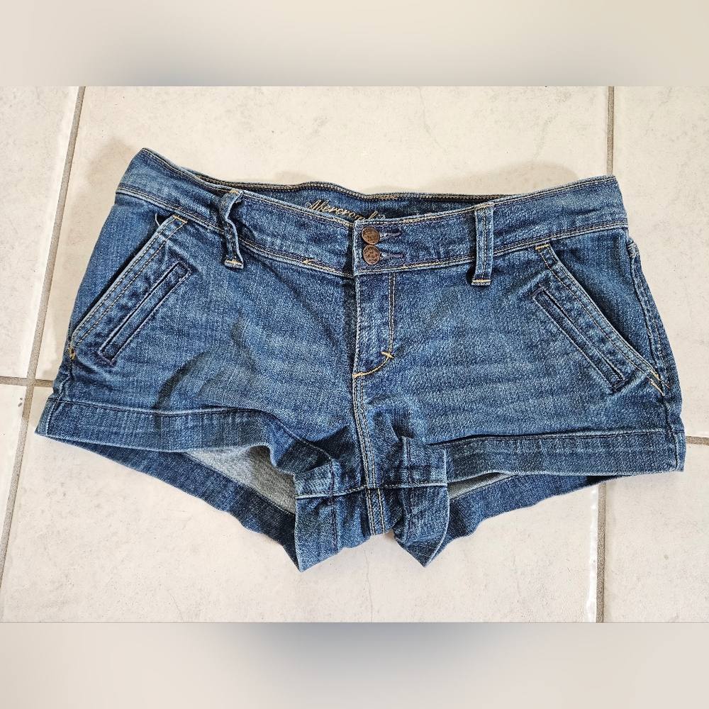 Abercrombie & Fitch Stretch Jean (booty) shorts Size 6 (30)